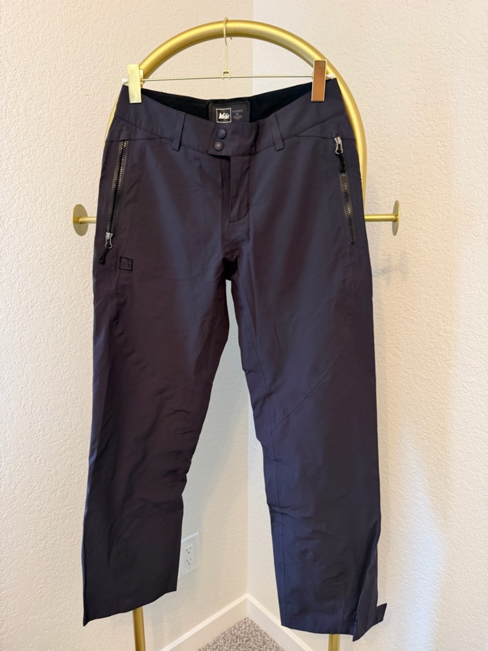 REI Women’s Waterproof  Pants - Black petite - never worn